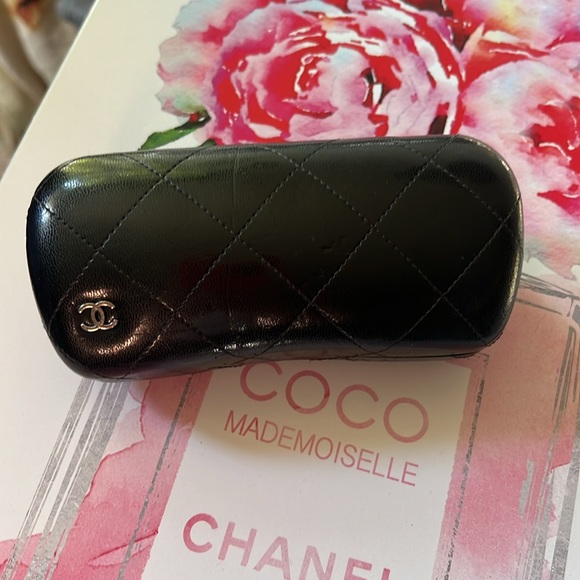 Chanel bow black oversized Sunglasses with case - Picture 7 of 8